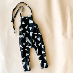 Peyton | Triangle | Black